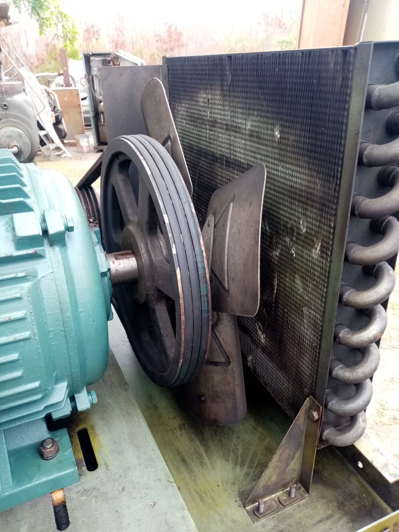 BT432-compresor_tornillo_25_hp_joy