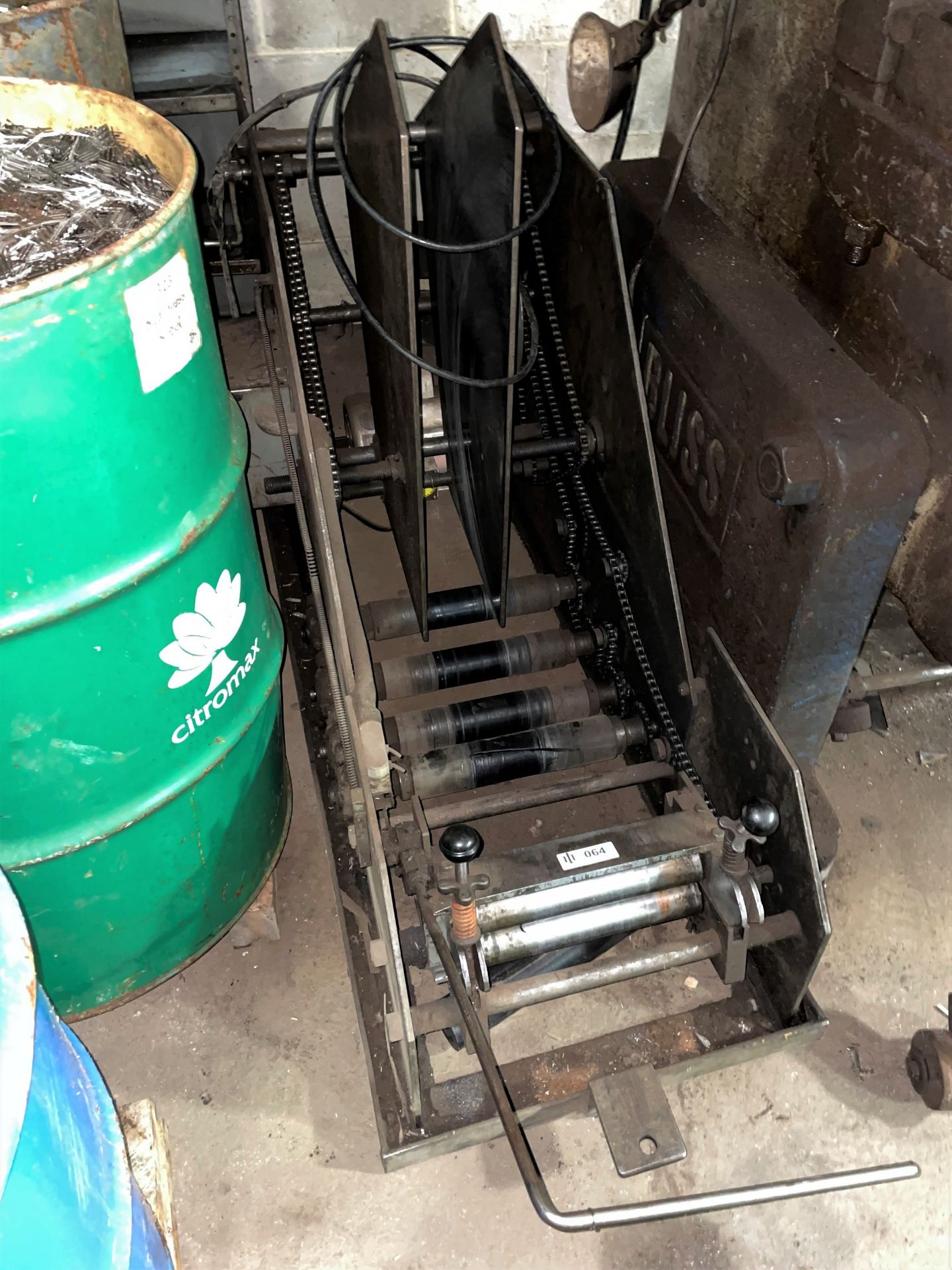 IR64-alimentador_capacidad_200o_lb_