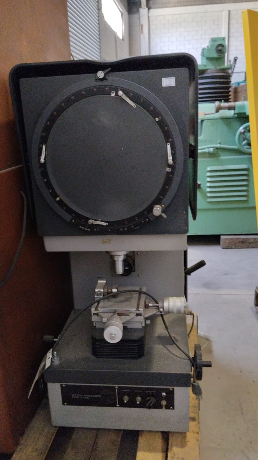 MP197-comparador_optico__mitutoyo__type:_pj-300_serie_302_2380