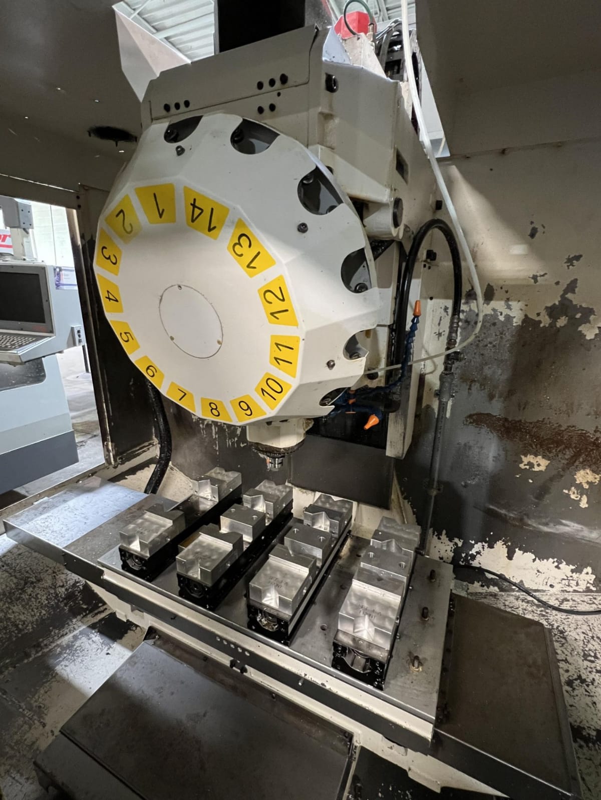 MP237-cnc_fanuc_robodrill_alpha-t14ial