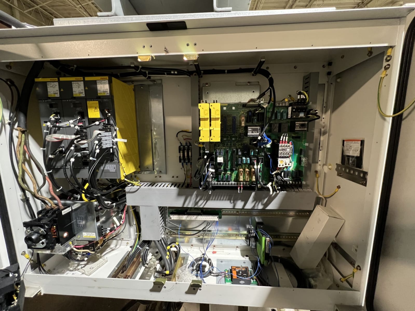 MP237-cnc_fanuc_robodrill_alpha-t14ial