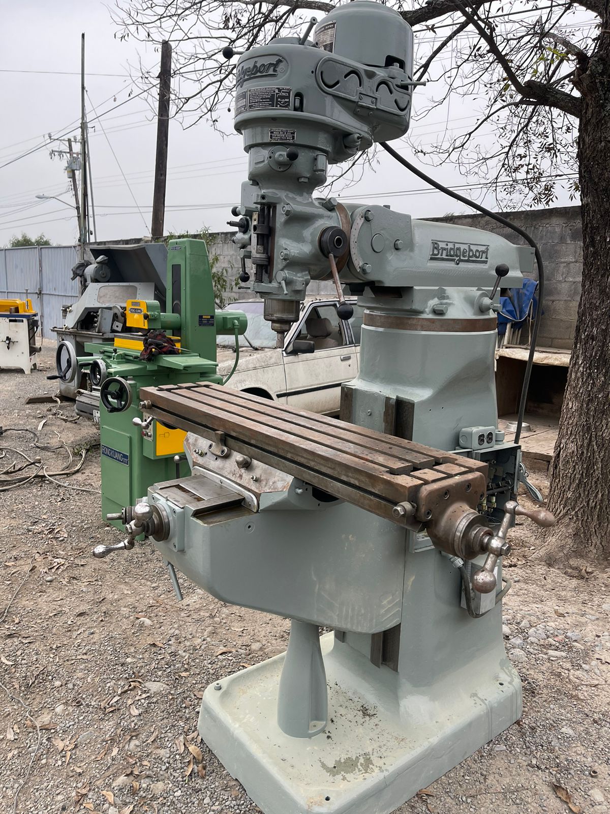 MP303-fresadora_bridgeport_mesa_9x42