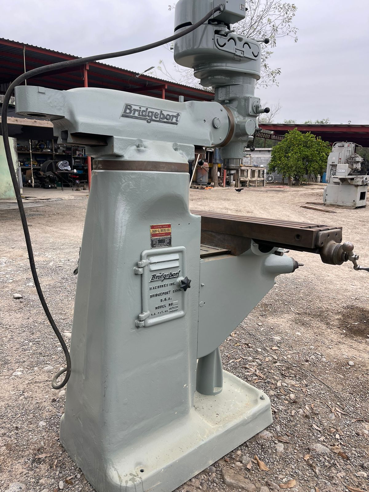 MP303-fresadora_bridgeport_mesa_9x42