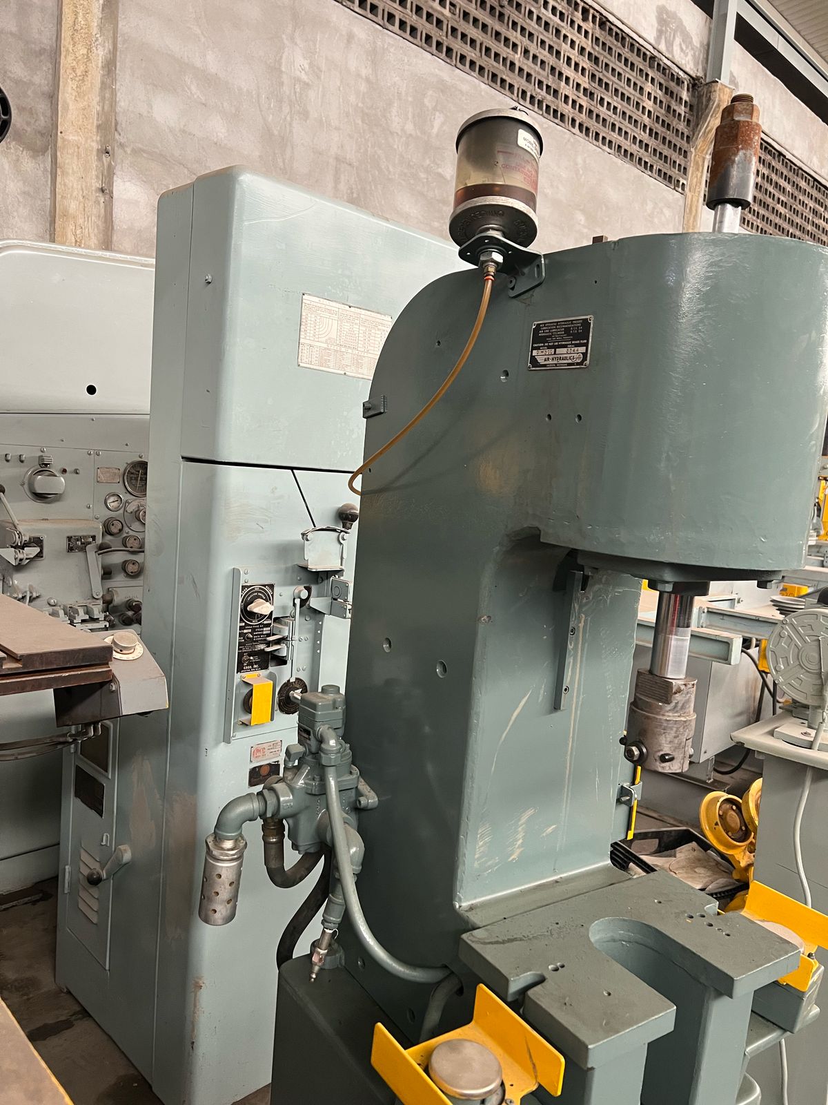 MP570-prensa_hidraulica_pneumatic