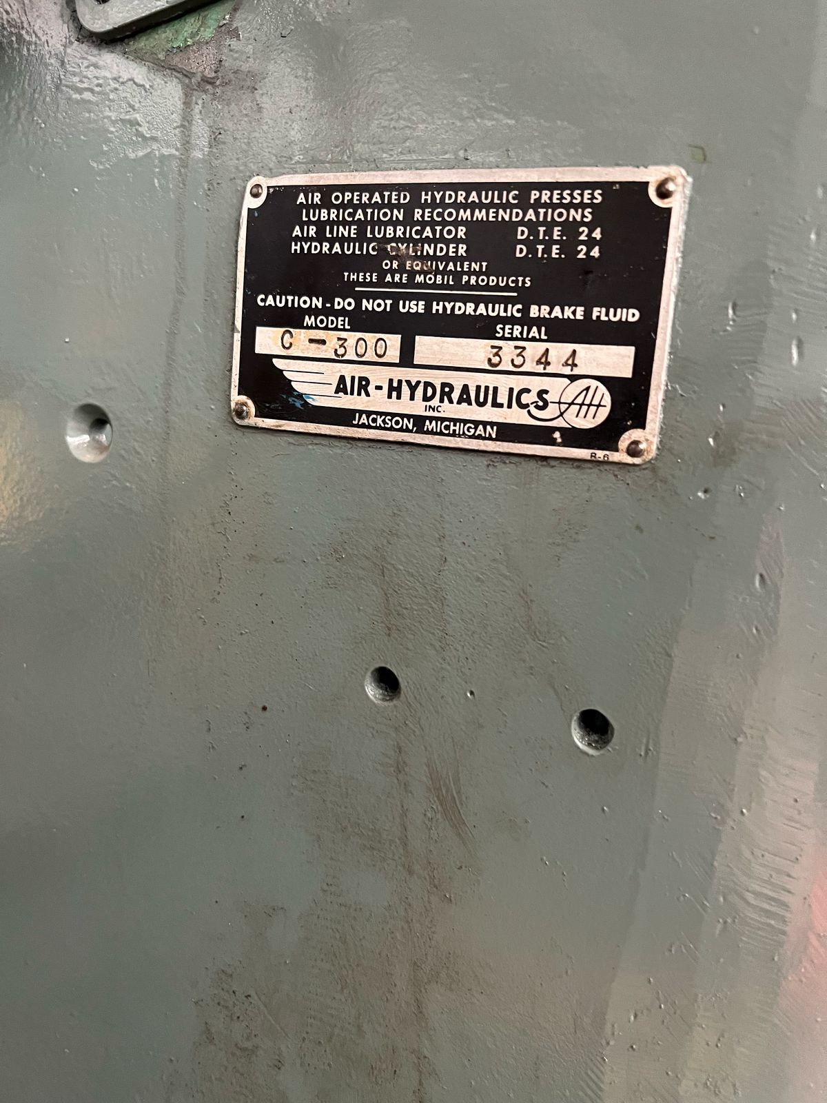 MP570-prensa_hidraulica_pneumatic