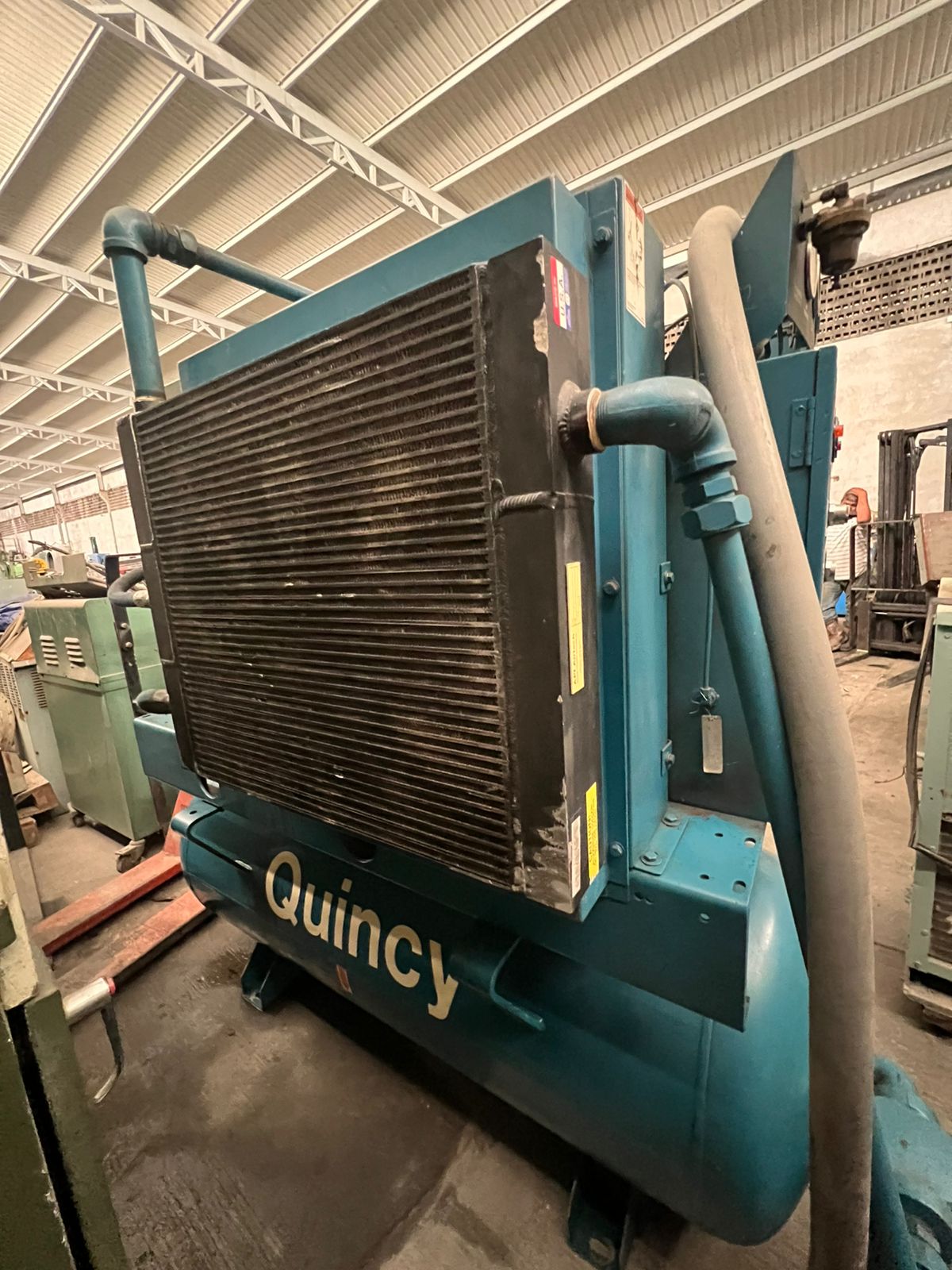 MP670-compresor_de_tornillo_quincy_30_hp