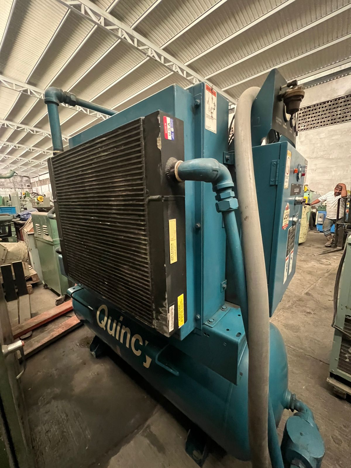 MP670-compresor_de_tornillo_quincy_30_hp