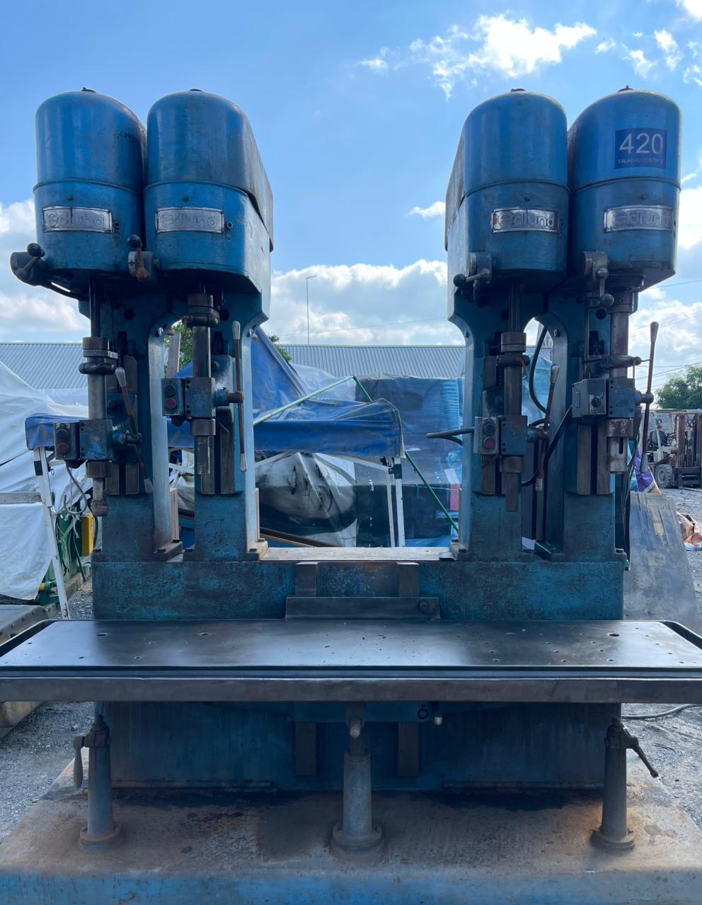 MP673-taladro_multiple_edlund_con_4_cabezales