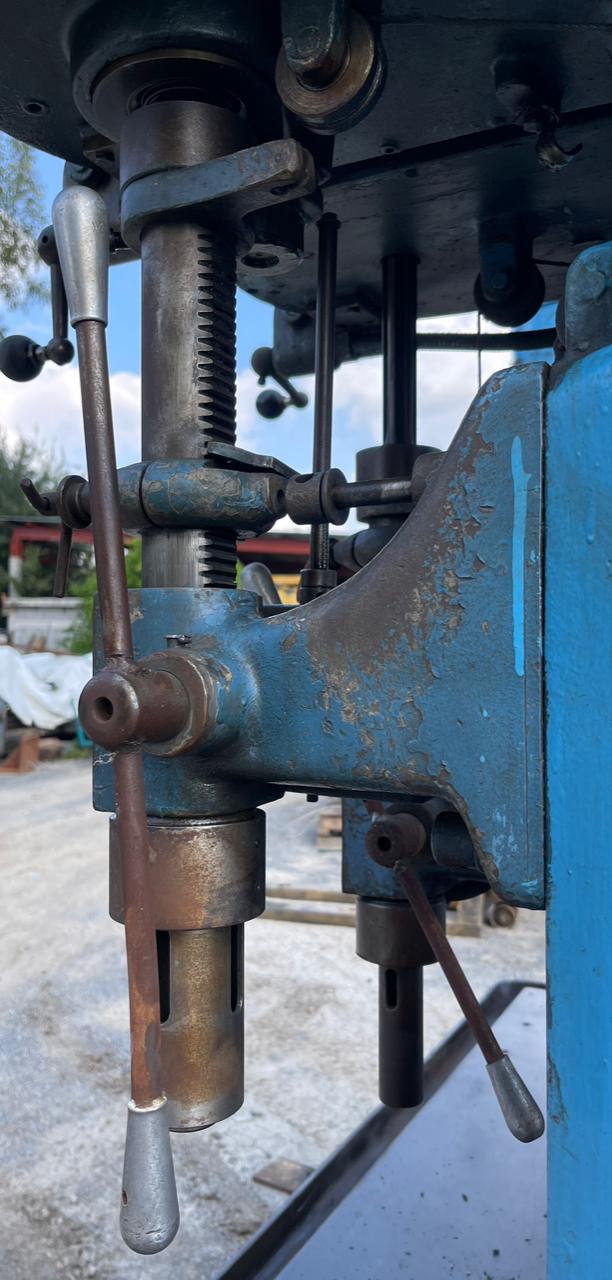 MP673-taladro_multiple_edlund_con_4_cabezales