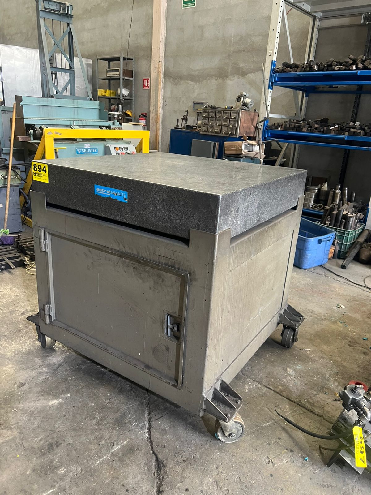 MP686-mesa_de_marmol_astral_36x36x7_serie_g891