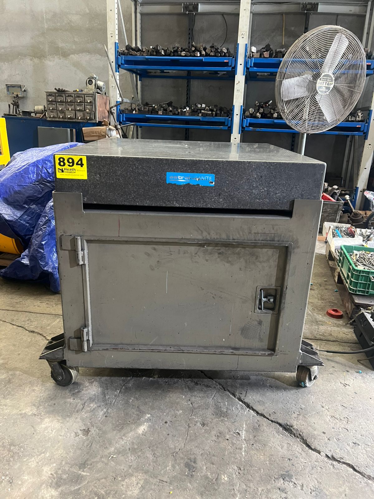 MP686-mesa_de_marmol_astral_36x36x7_serie_g891