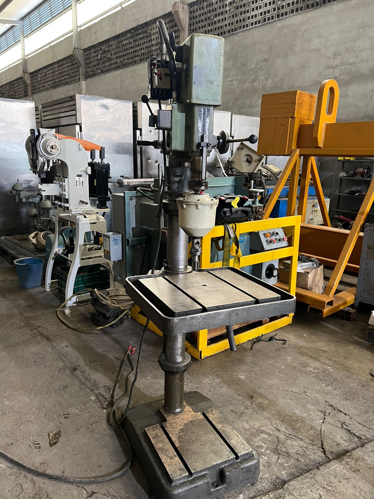 MP697-taladro_engranado_con_machuelador_no._4