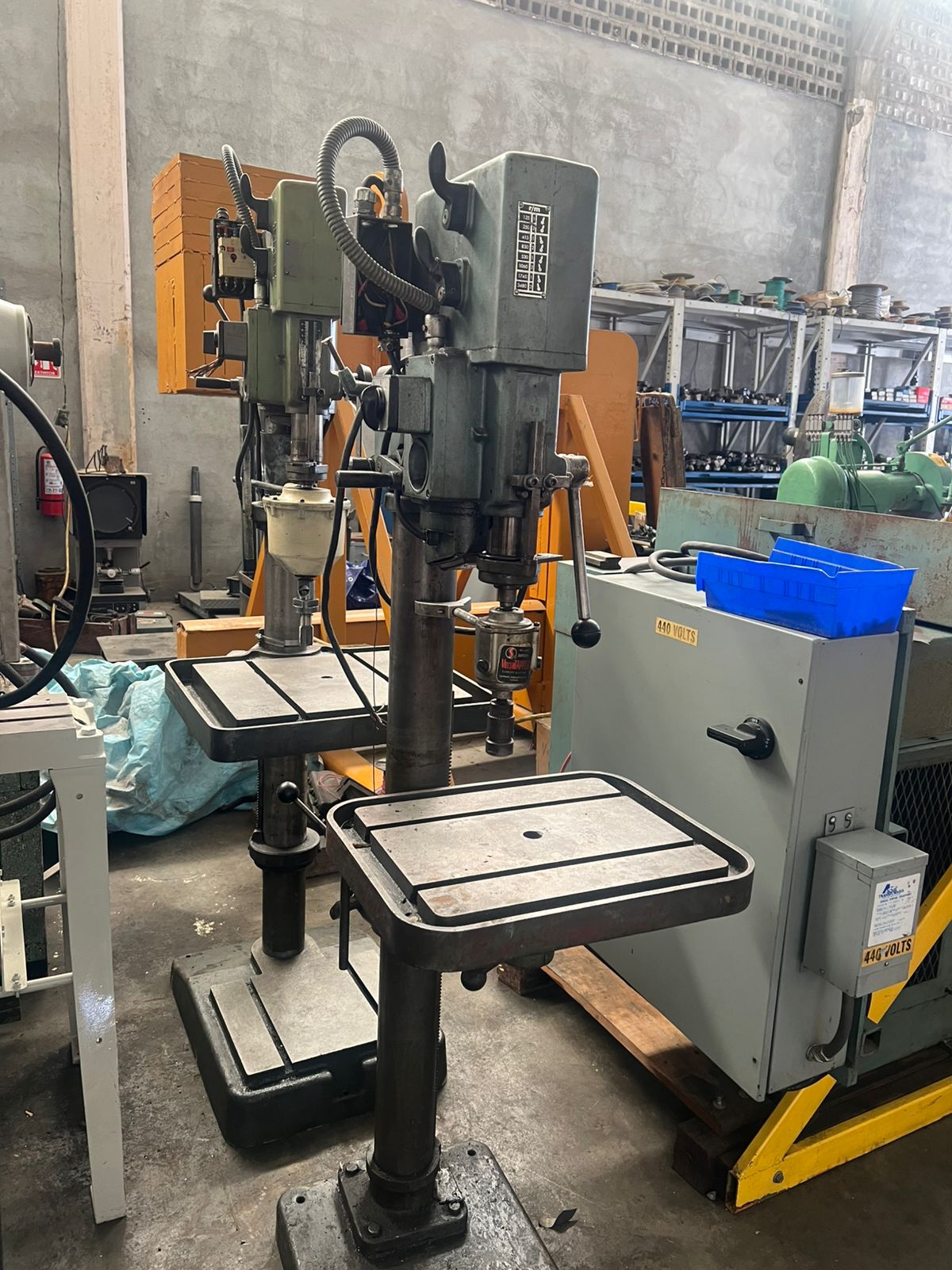 MP698-taladro_engranado_con_machuelador