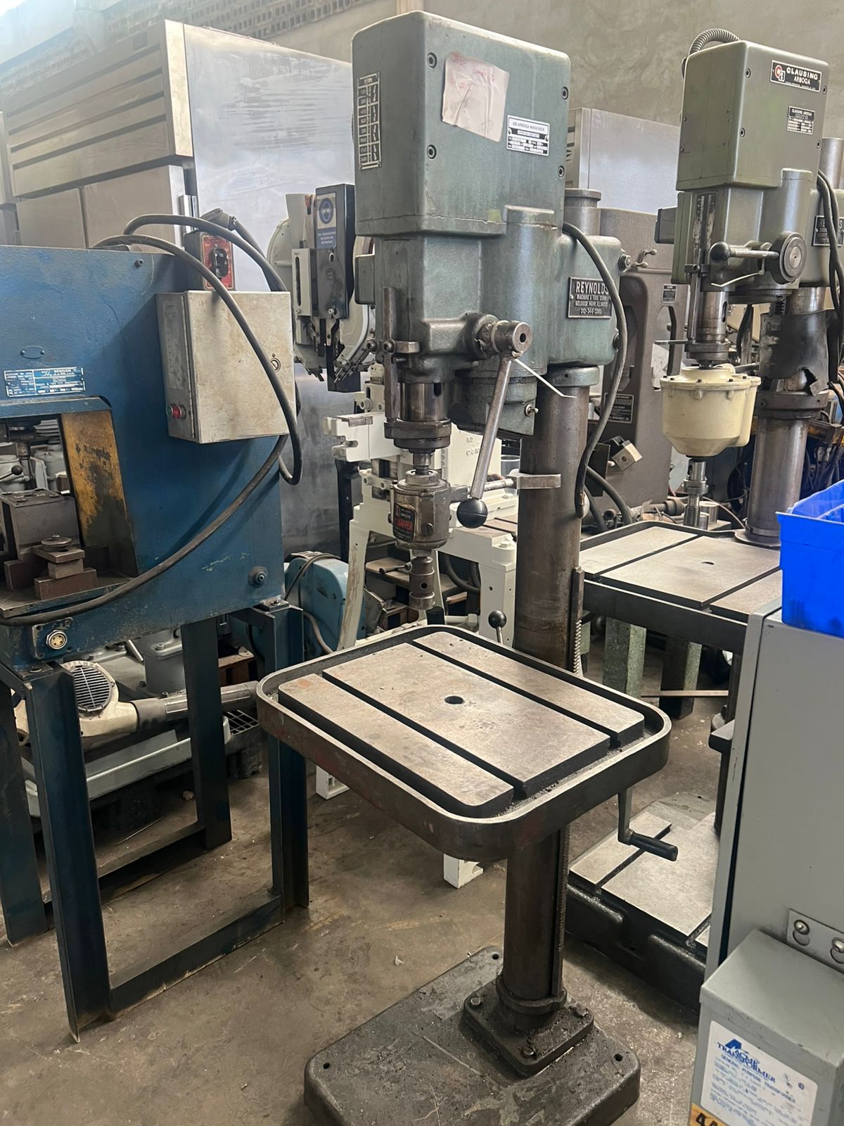 MP698-taladro_engranado_con_machuelador