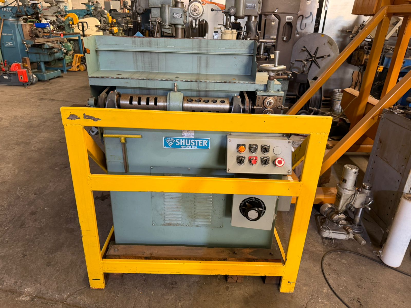 MP704-enderezadora_de_alambre_shuster