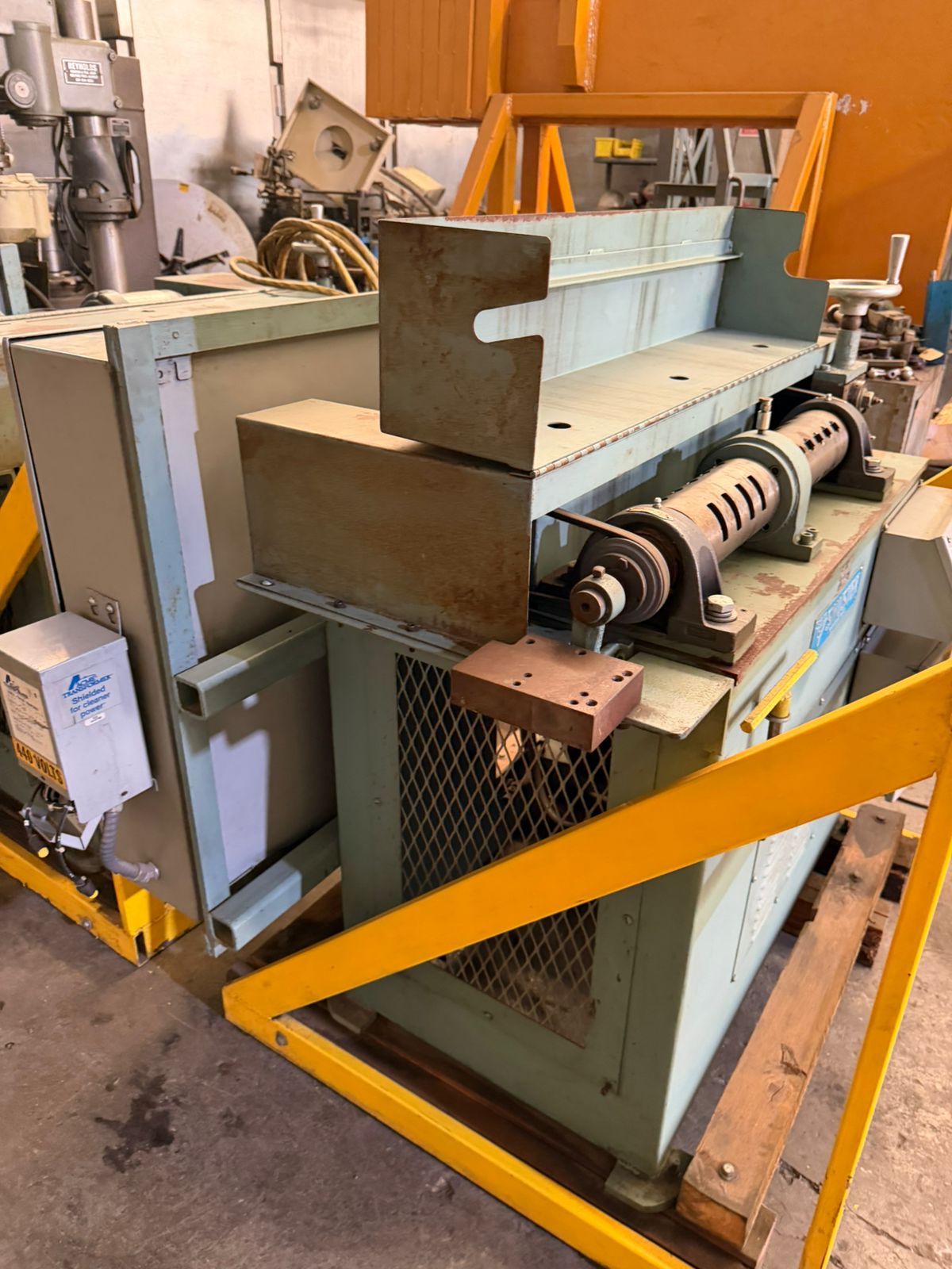 MP704-enderezadora_de_alambre_shuster