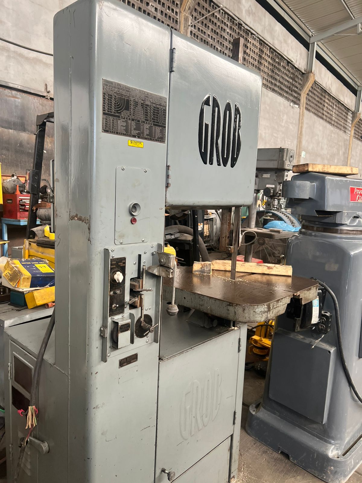 MP713-sierra_vertical_grob_brothers_