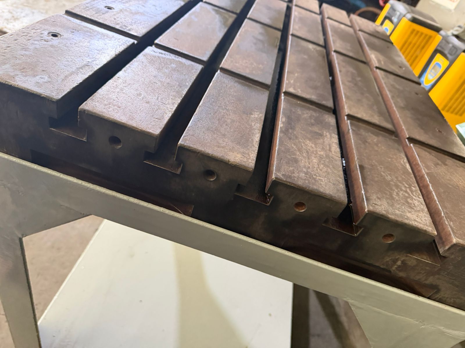 MP714-mesa_ranurada_de_trabajo__40x26x5